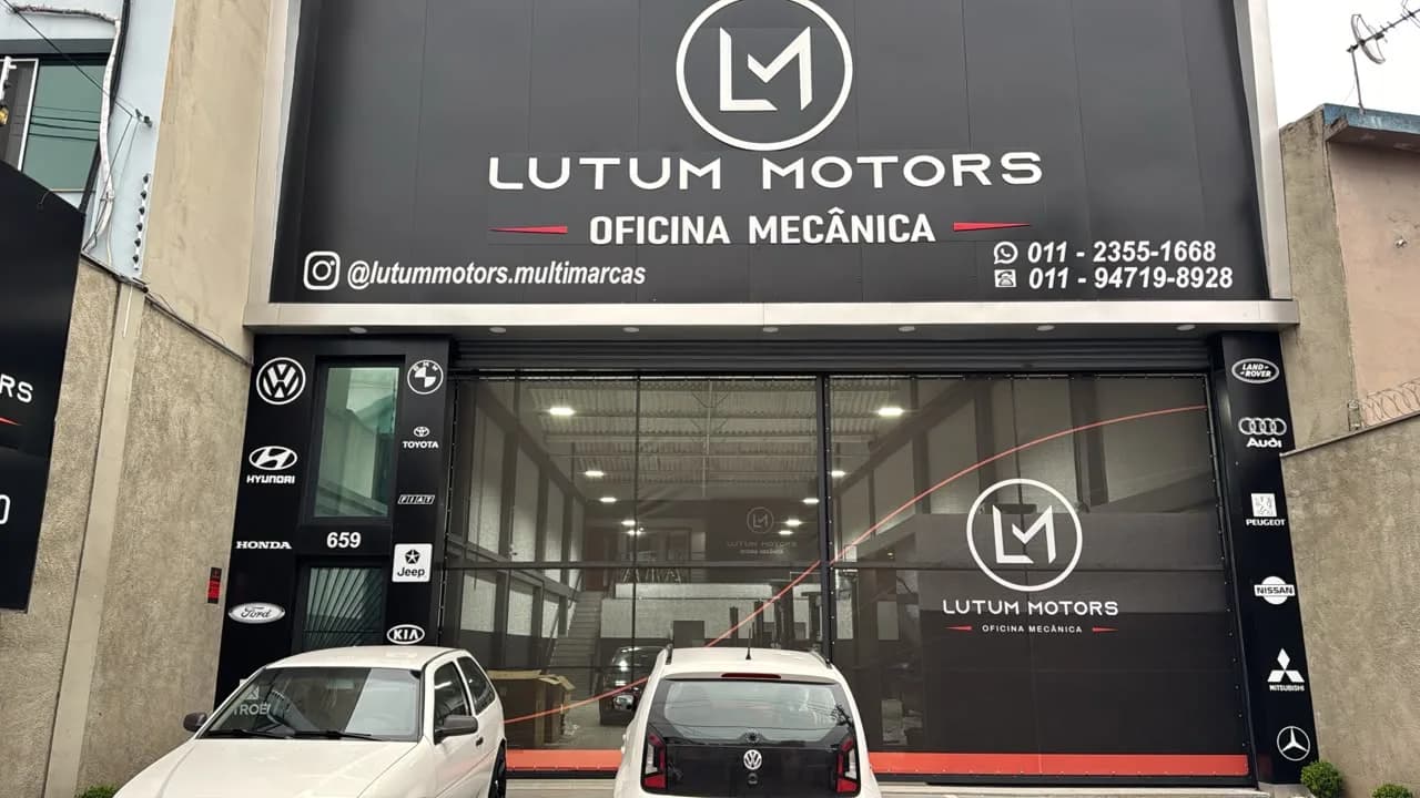Fachada da Lutum Motors Multimarcas na Av. Padre Anchieta, em São Bernardo do Campo